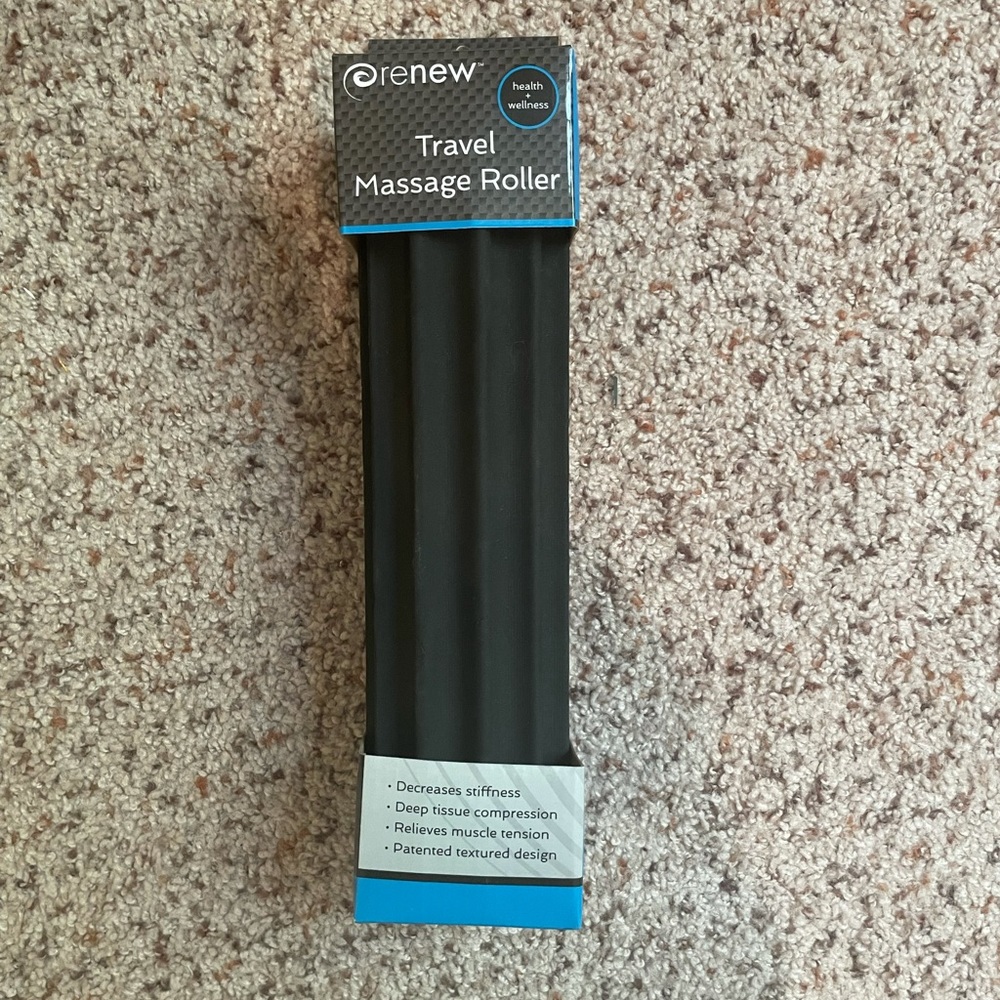 💐 3/ $15 NIB Travel Massage Roller